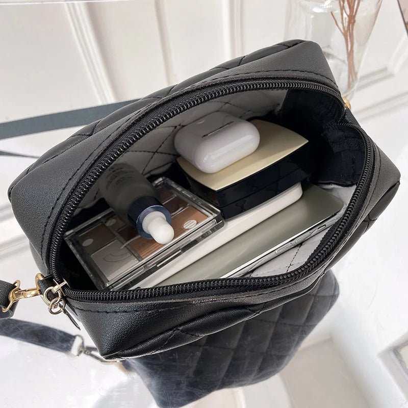 #228 Diamond-shaped quilted zipper square bag, metal lettering shoulder bag, fashionable woman shoulder bag, camera casual bag Abysaz Kollectionz